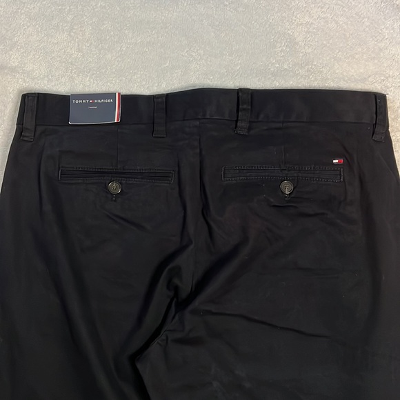 Tommy Hilfiger Brushed Twill Chinos, Black, size 32 x 30 - Picture 3 of 9